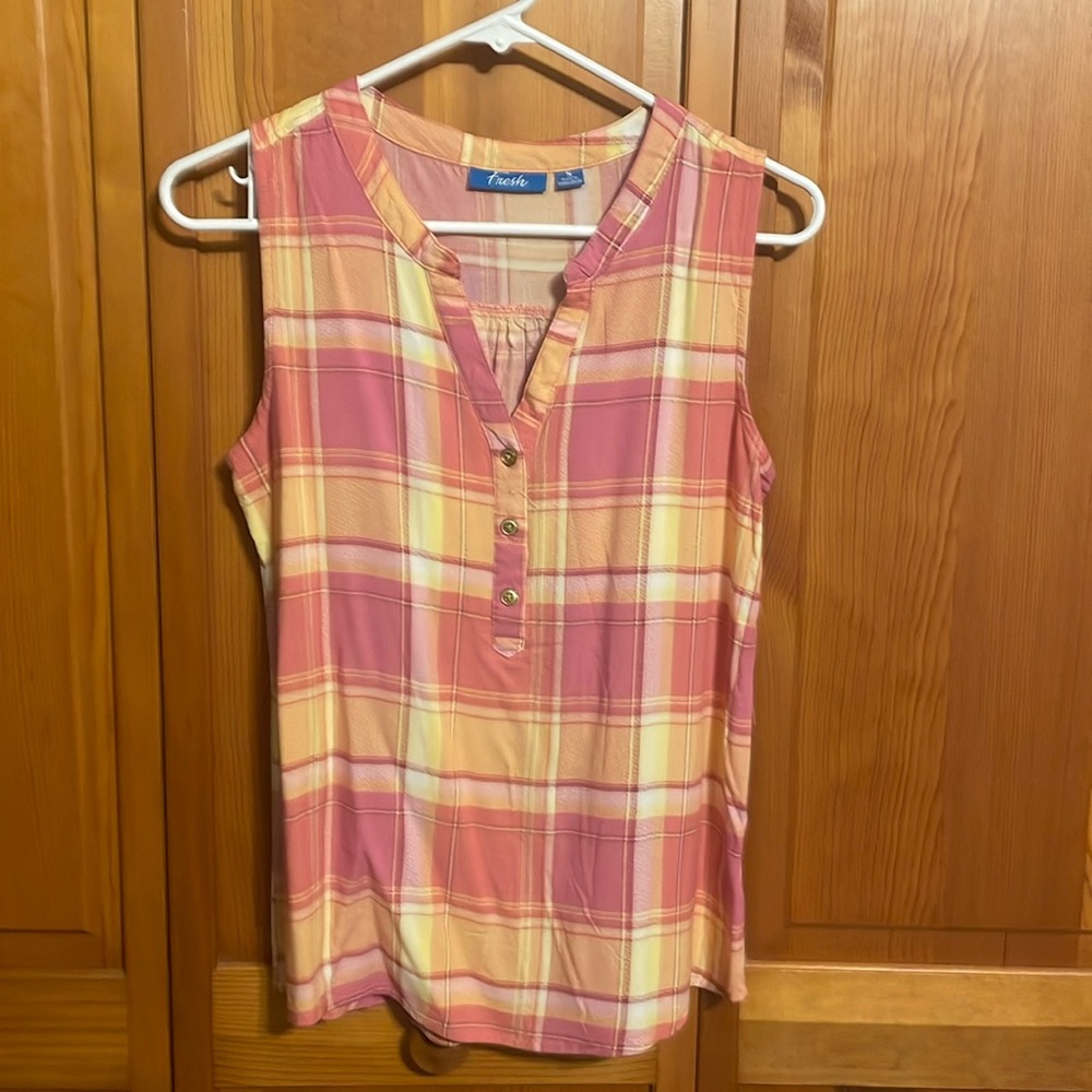 Two women’s tank tops, size small.